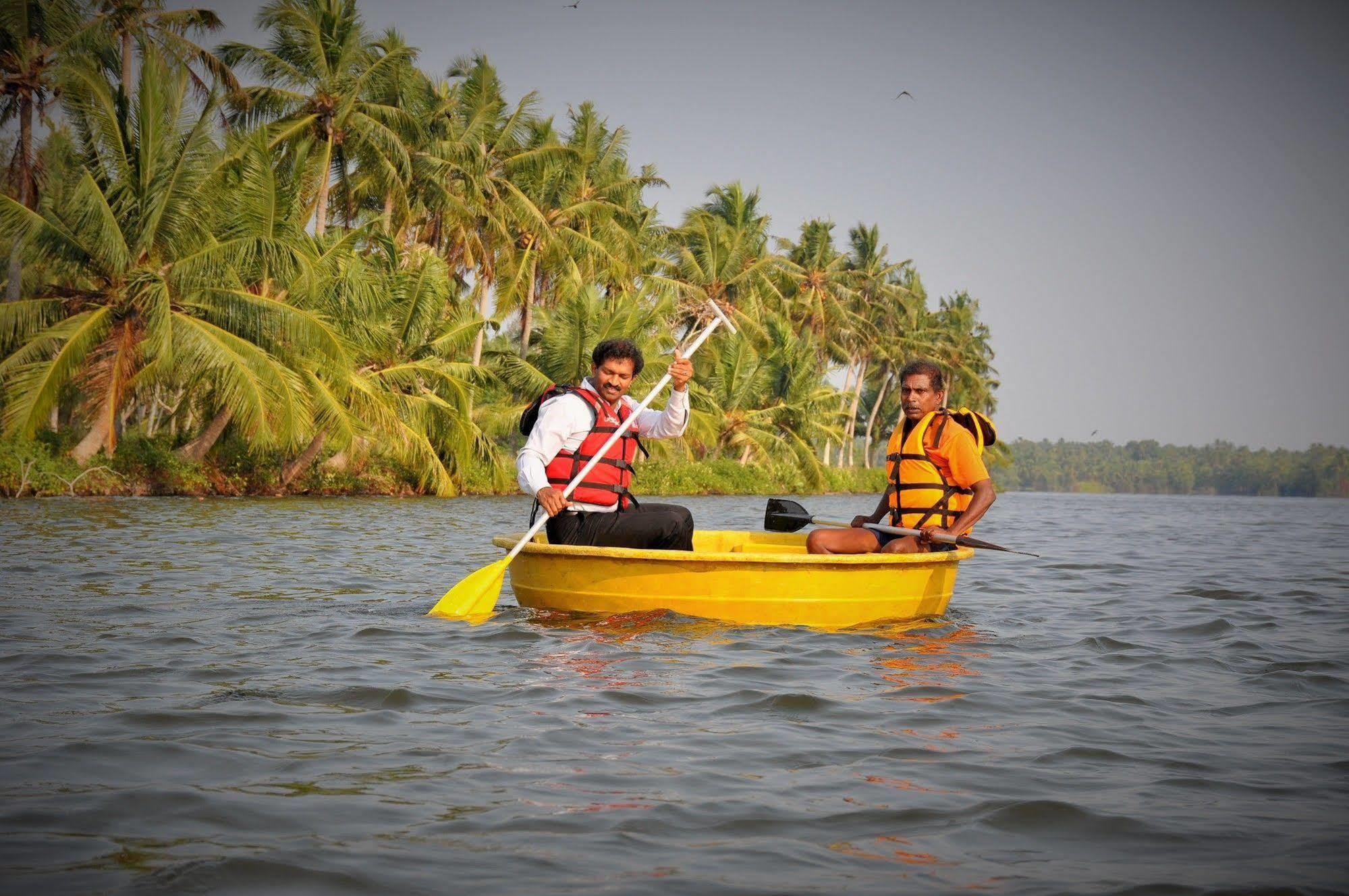 Lake Palace Trivandrum Vettutura Exterior foto